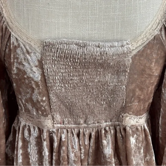 Entro Champagne Crushed Velvet Ruffle Twist Babydoll Top Size M Pleated Peplum - Picture 5 of 11